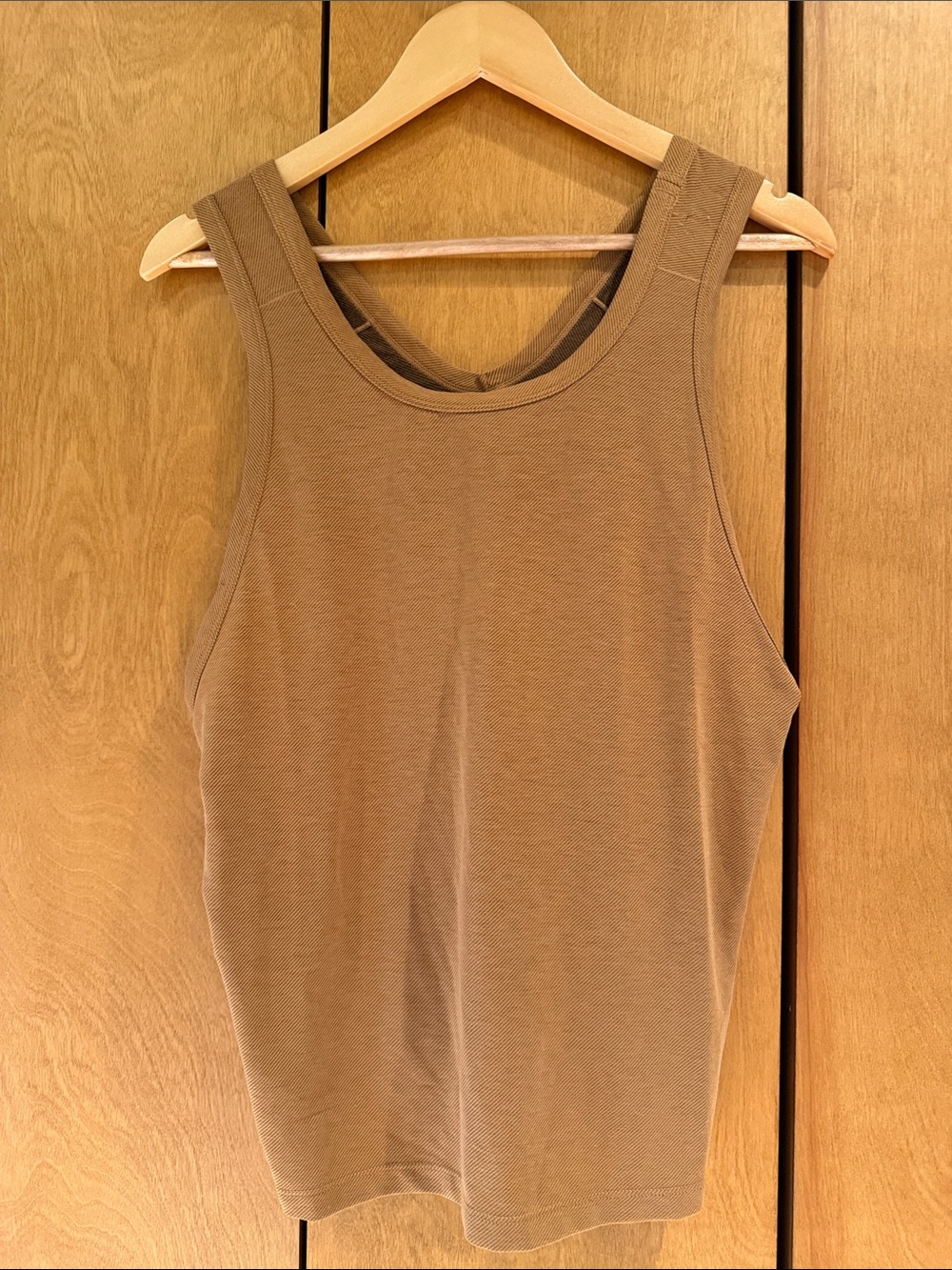 PRANA Yoga Tank Top Brown woven soft stretchy neutral. Black undertone split hem
